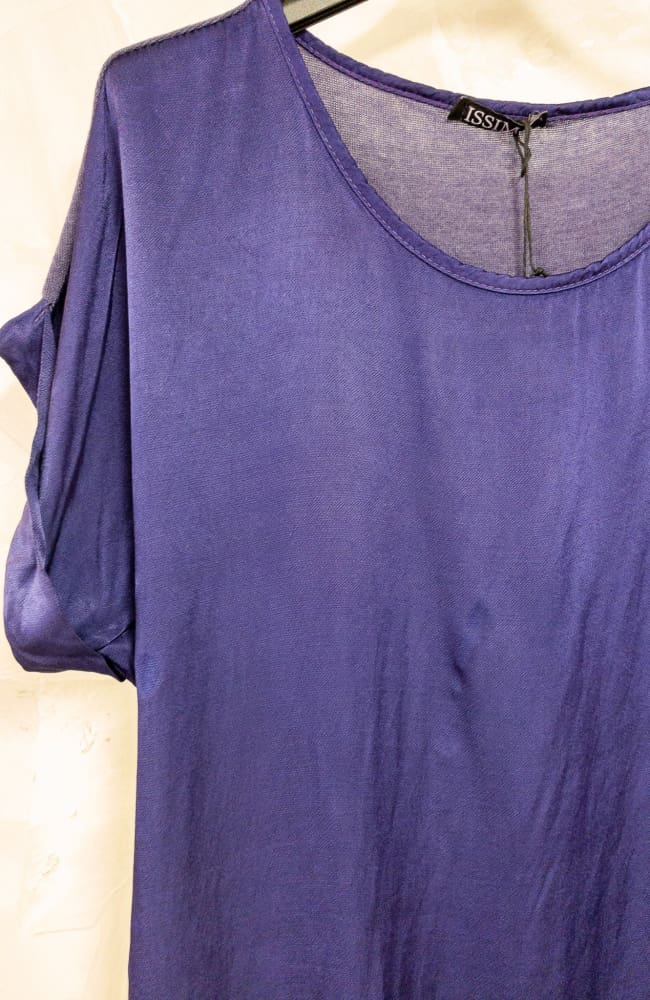 Kiiltäväpintainen t-paita - tumma violetti - pusero