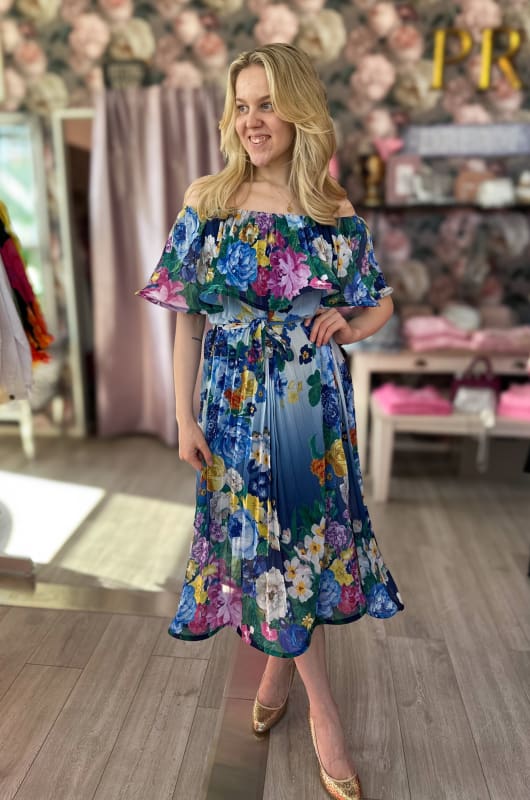 Kukkakuvioinen Röyhelömekko Andrina | Tummansinipohja | Mekko | Pikku-riikka