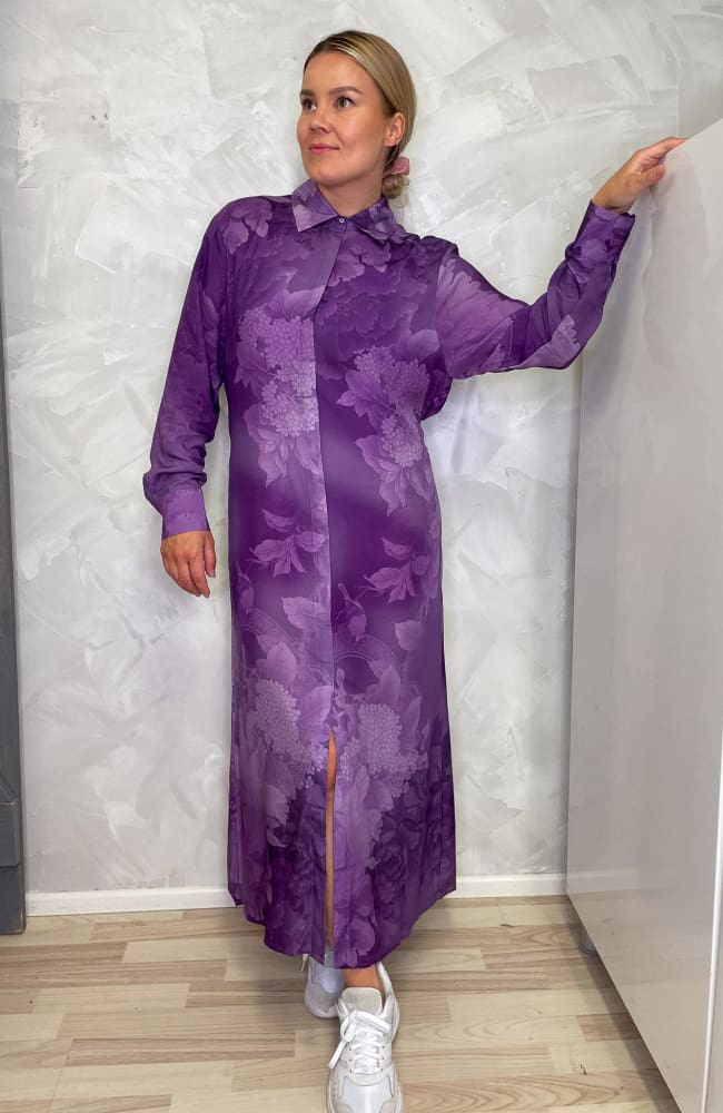 Kuviollinen paitismekko kira - s / violetti - mekko