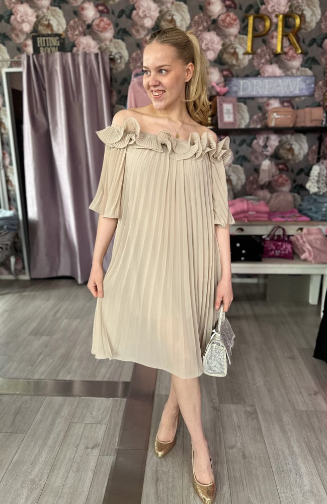 Mekko Röyhelöillä Ariel - Beige - Mekko - Pikku-riikka
